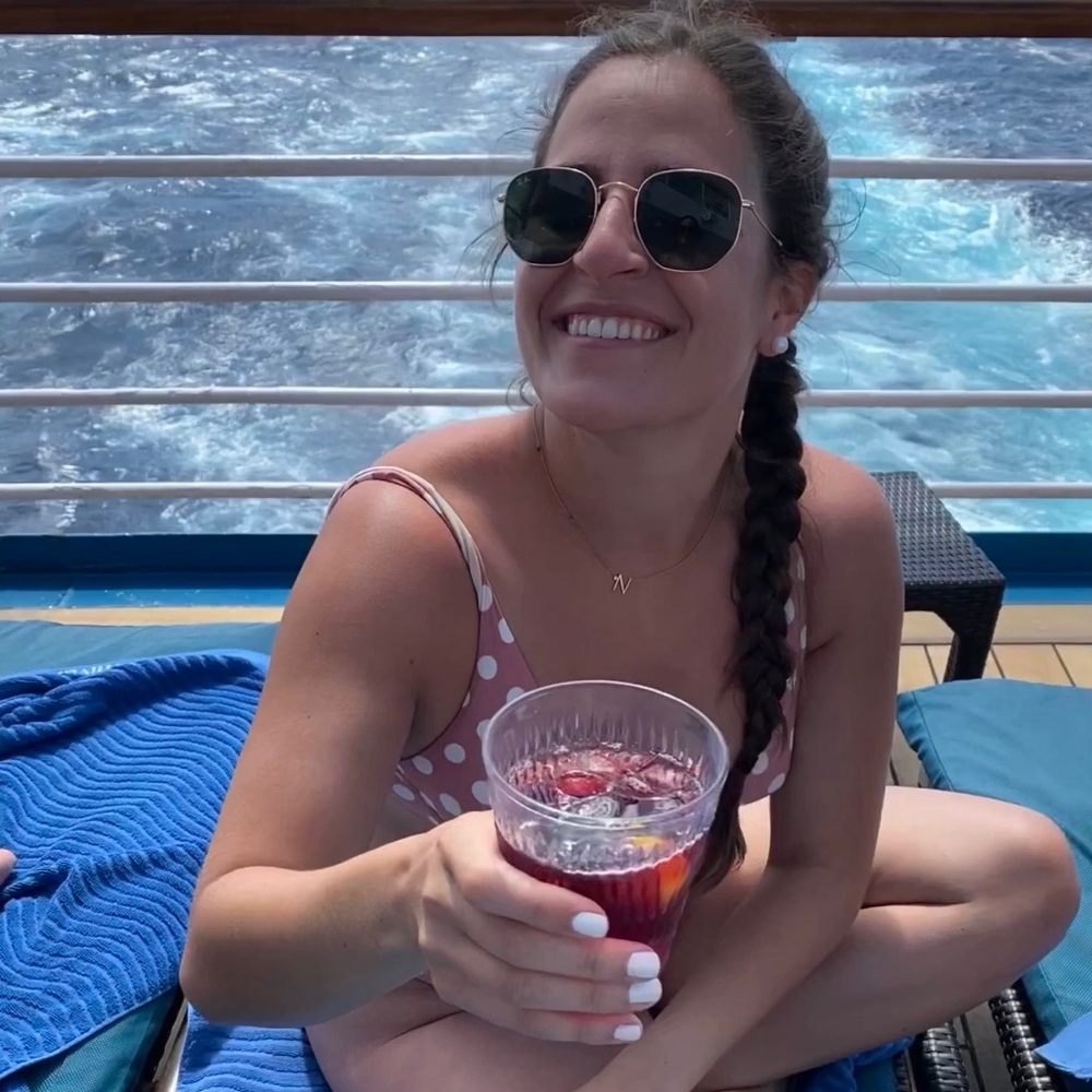 Meet your Posher, Nicole